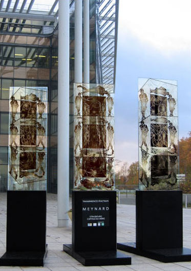 Transparences Fractales / Strasbourg / Sculpture, création numérique sous verre / 2008